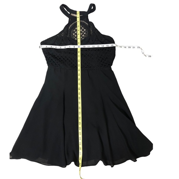 Lulu’s dress size L - Picture 12 of 13